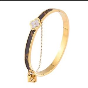 LV Elegant Gold and Brown Bracelet with Flower Charm